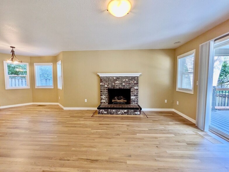 Building Photo - 17147 Warren Ct