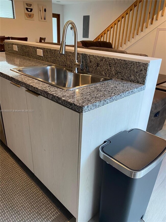 Building Photo - 916 NW 8th St