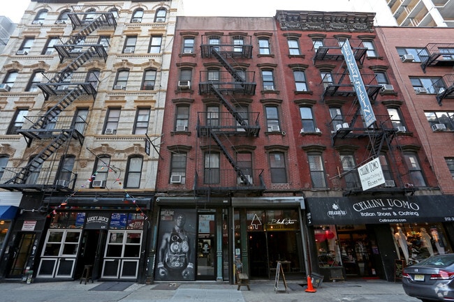 Building Photo - 131 Orchard St
