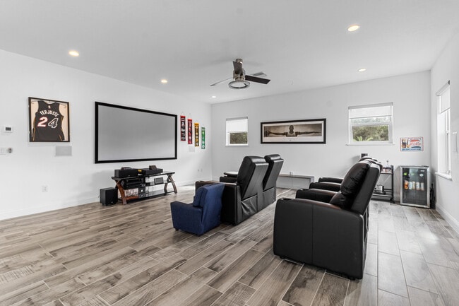 Building Photo - 10414 Angel Oak Ct