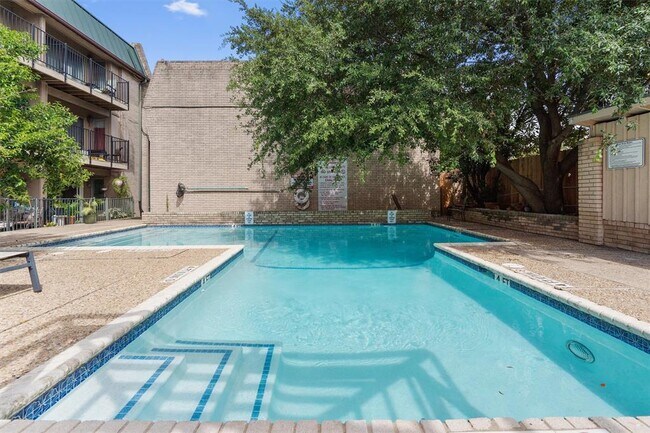 Building Photo - 2600 Penny Ln