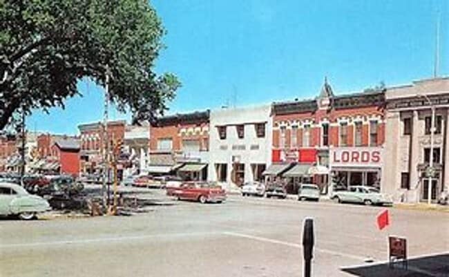 Building Photo - Modern 2-Bedroom Apartments in Crown Point, IN – Pet Friendly!