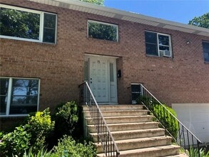 Building Photo - 76 Perry Pl