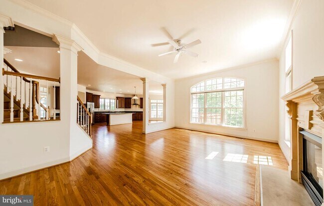 Building Photo - 9005 Edgepark Rd