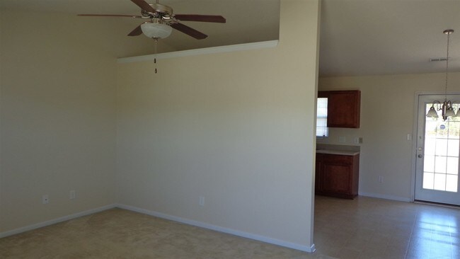 Building Photo - 121 Starkys Creek Ct