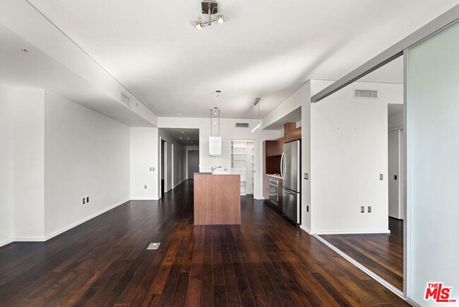 Building Photo - 1155 S Grand Ave