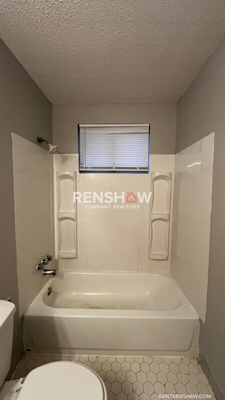 Building Photo - 3666 Bluff Wood Dr