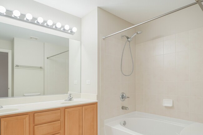 Building Photo - 3159 Saganashkee Ln