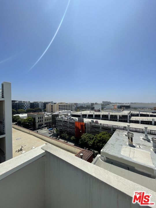 Building Photo - 1453 3rd Street Promenade