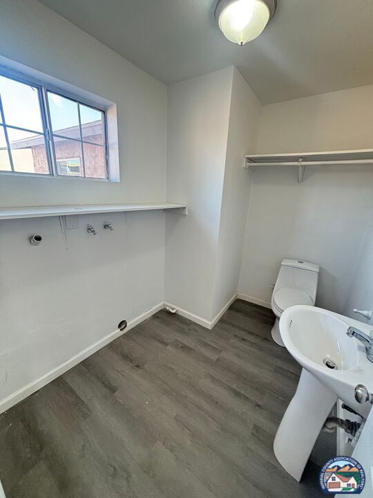 Building Photo - 357 W Magnolia St