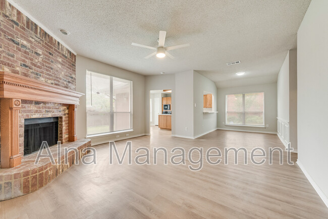 Building Photo - 1443 Chapman Dr