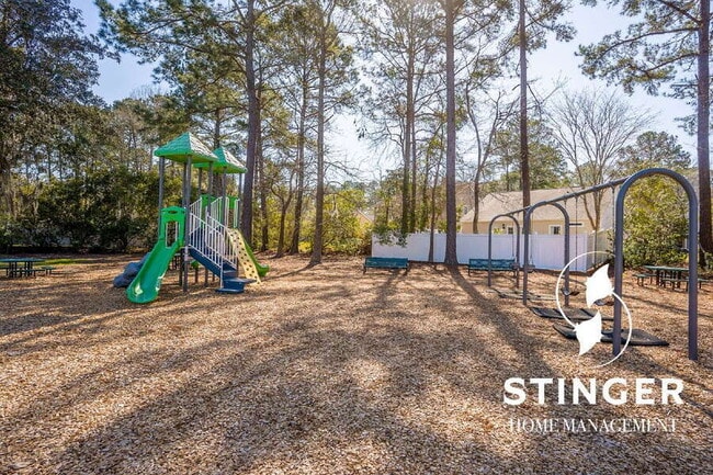 Building Photo - 108 Saluda Way