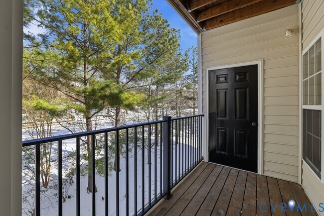 Building Photo - 1000 Westwood Village Way