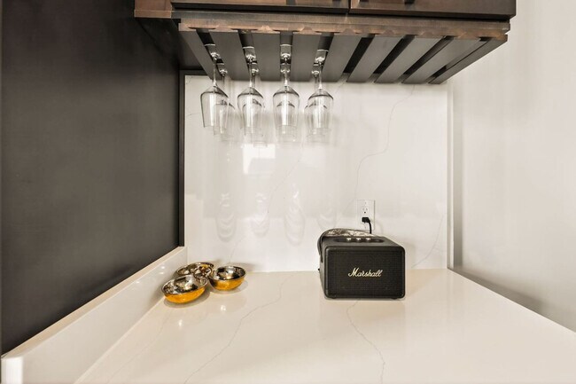 Building Photo - 21 E 15th St