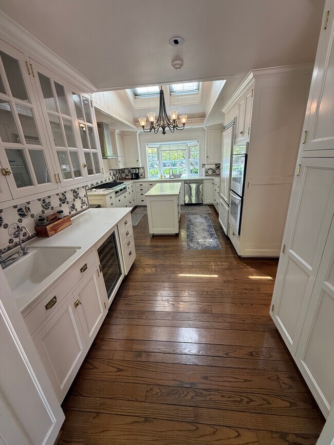 Building Photo - 25567 Willow Pond Ln