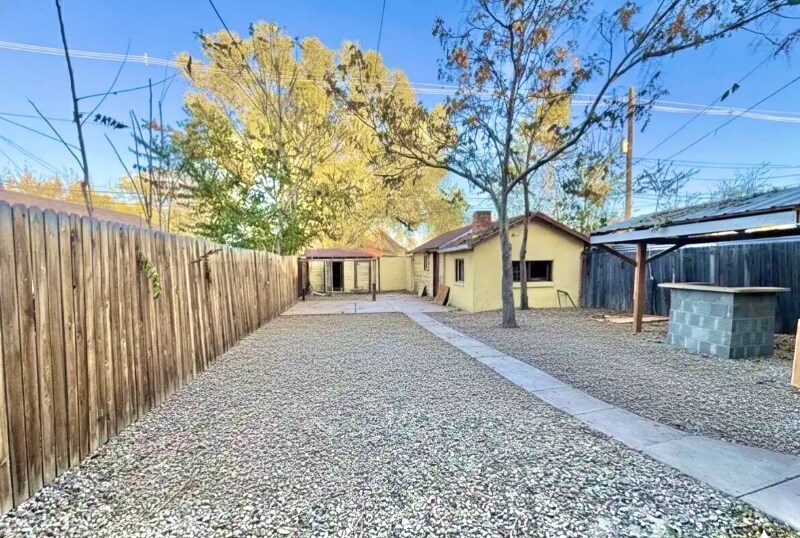 Building Photo - 1432 Spruce St