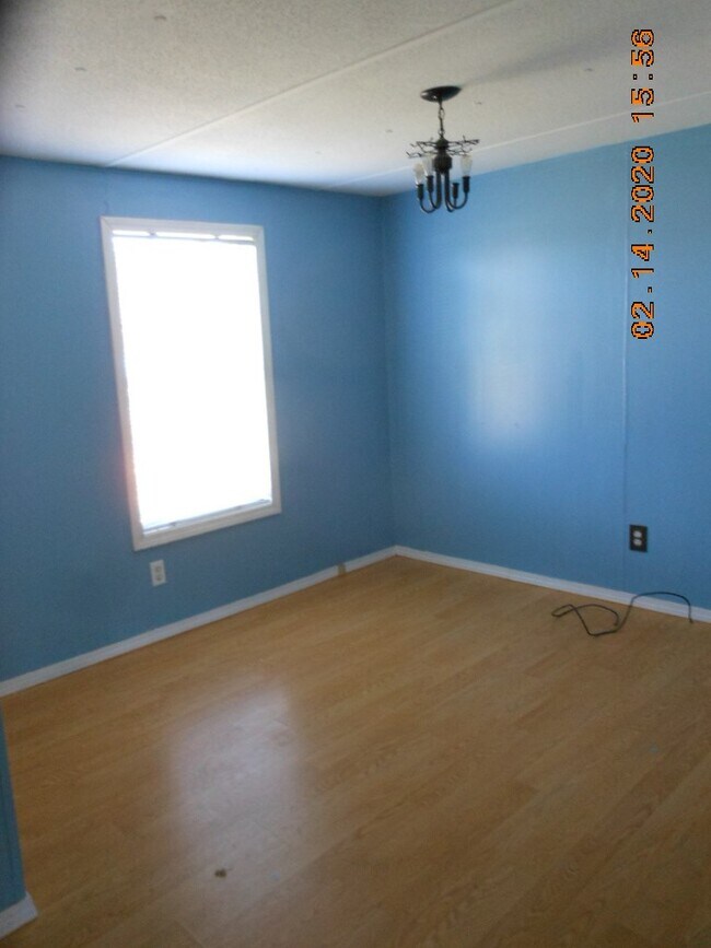 Building Photo - 450 Santa Anna St