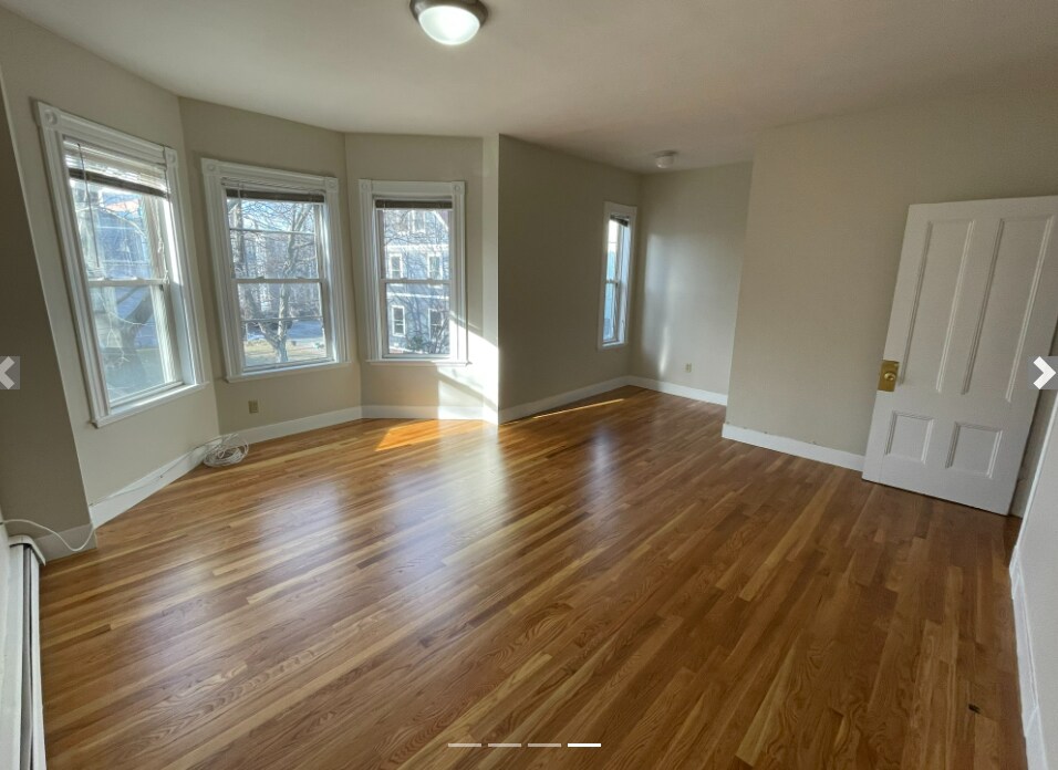 Building Photo - 164 Putnam Ave