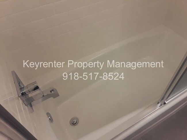 Building Photo - Lafortunate Park | 3 Bed | 2 Bath | Available end of June