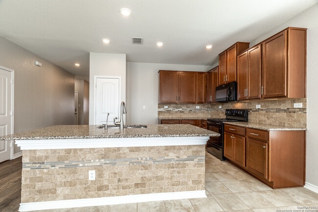 Building Photo - 682 Pond Springs