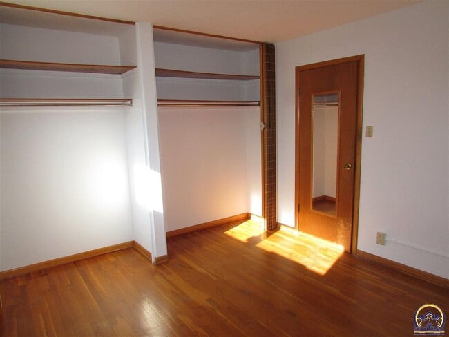 Building Photo - 5319 SW 15th St