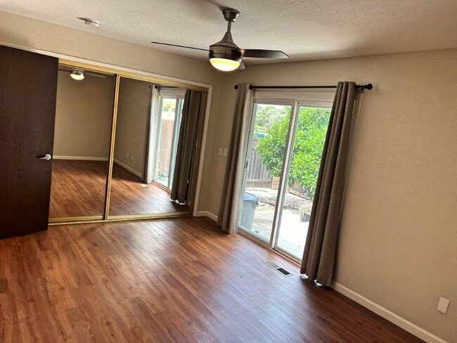 Building Photo - Remodeled Beautiful 2 Bedroom Senior Duple...