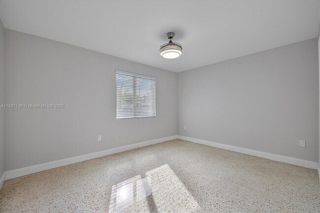 Building Photo - 3820 SW 92nd Ave