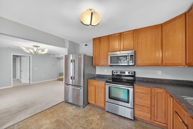 Building Photo - 1313 Piedmont Cir