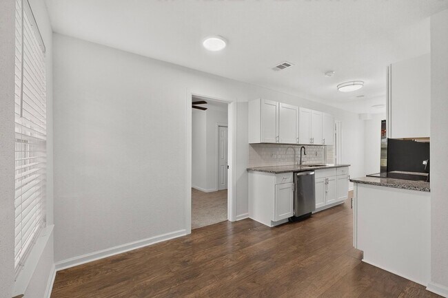 Building Photo - 10332 Grabbs Ln