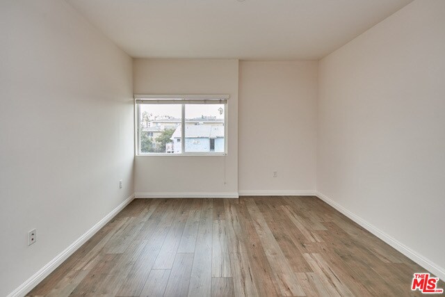 Interior Photo - 1167 S Hoover St