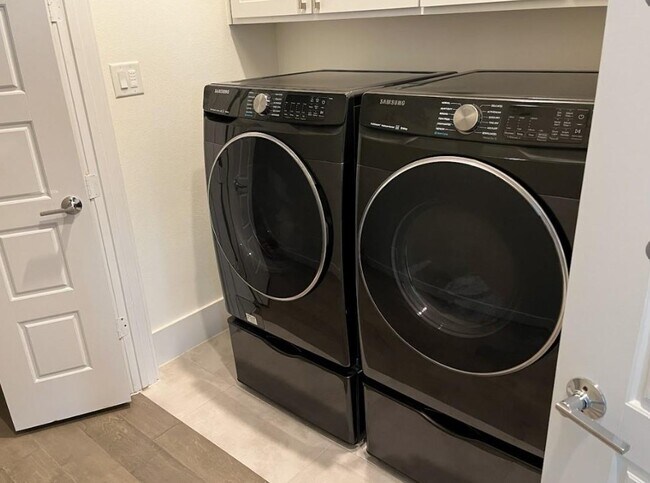 Building Photo - 2643 Fountain Key Blvd