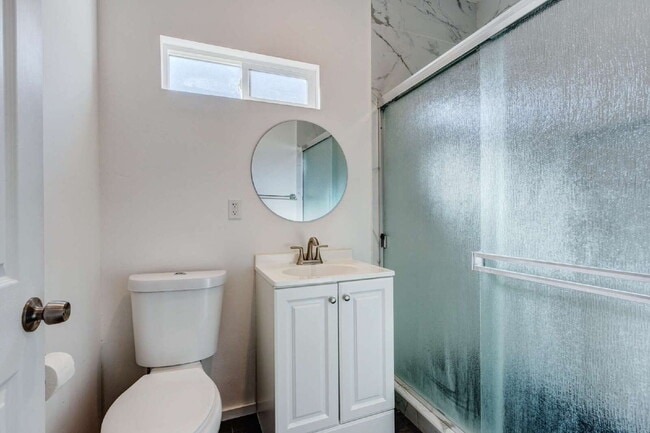 Building Photo - Private Yard Living with Modern Comfort in Costa Mesa