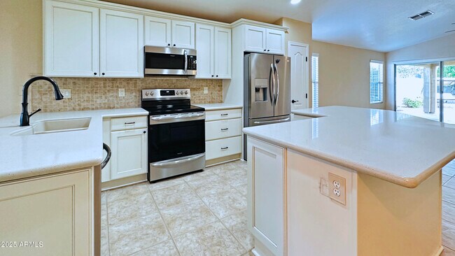 Building Photo - 20941 N 84th Dr