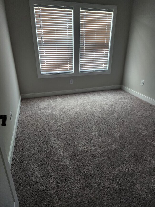 Building Photo - 2104-A  N. Kali Lane