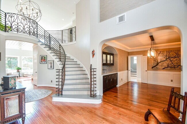 Building Photo - 7106 Habersham Ave