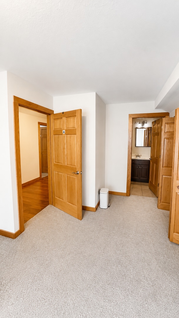 Interior Photo - 605GRE