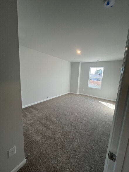 Building Photo - 2037 Osprey Isle Ln SW