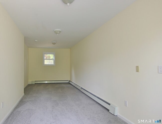 Building Photo - 821 Long Ridge Rd