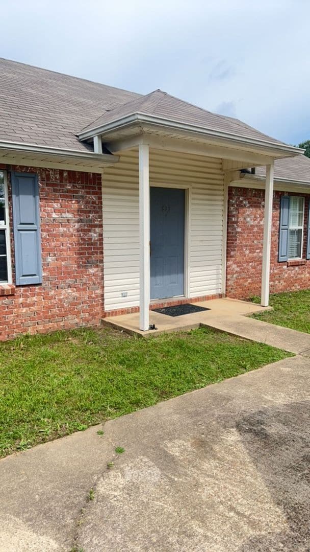 Building Photo - 805 Johnston Cove