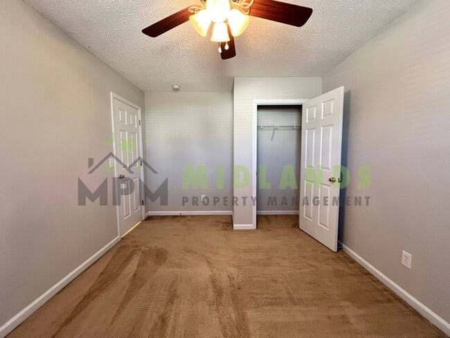 Building Photo - 139 Arthurdale Dr