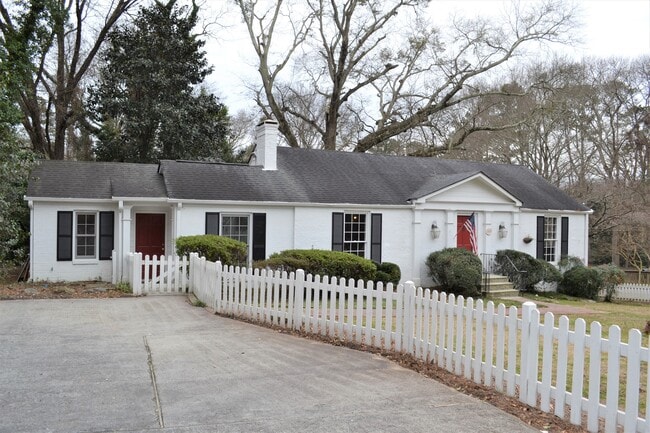 Building Photo - 388 Collier Rd NW