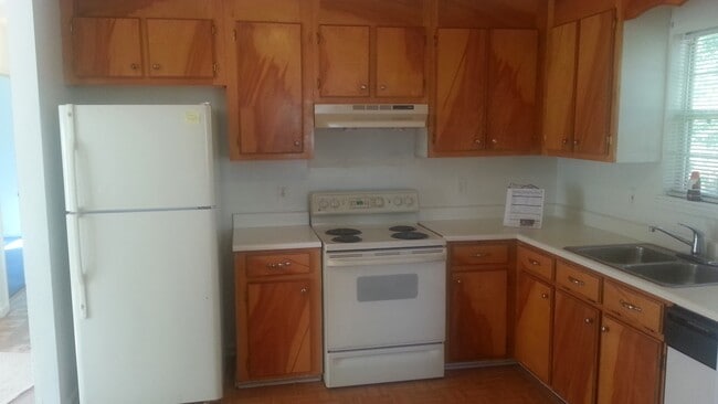 Building Photo - 8 Silver Spur Ct