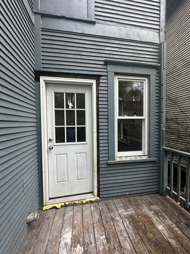 Primary Photo - 325 Cedar Ave