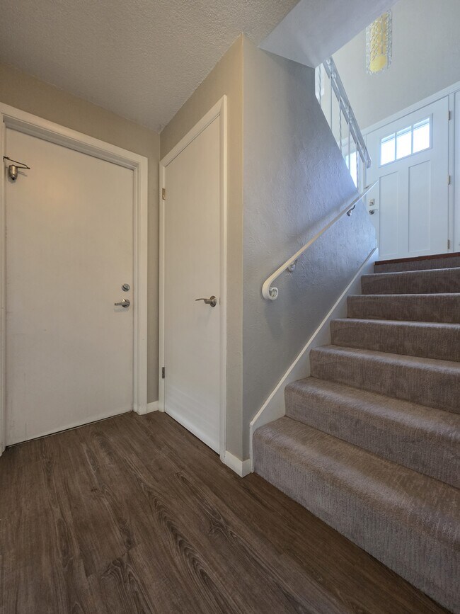 Building Photo - 3835 Lost Valley Rd SE