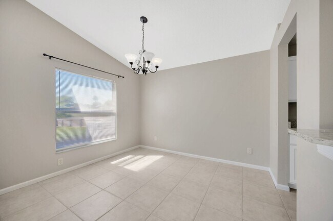 Building Photo - 10461 Hunters Haven Blvd