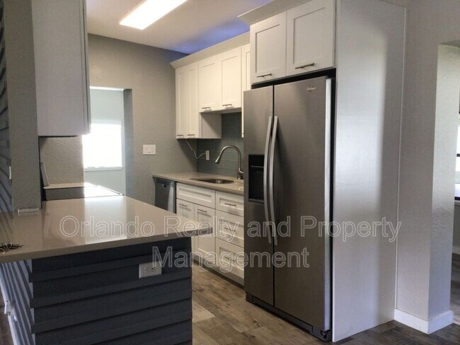 Building Photo - 520 Sunrise Dr
