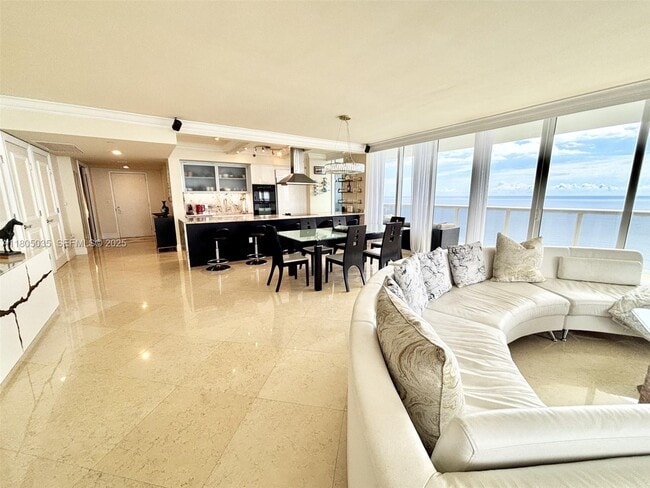 Building Photo - 1830 S Ocean Dr