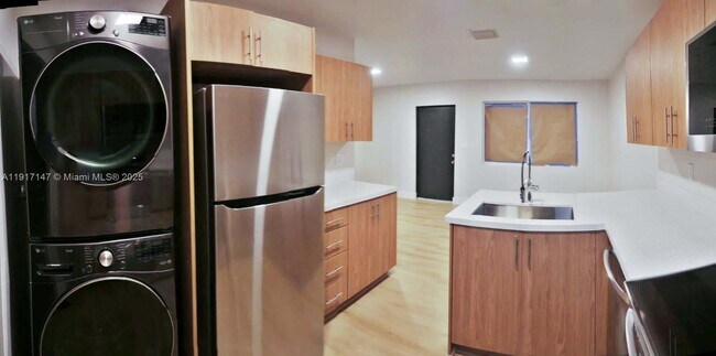 Building Photo - 4557 NW 14th Ave