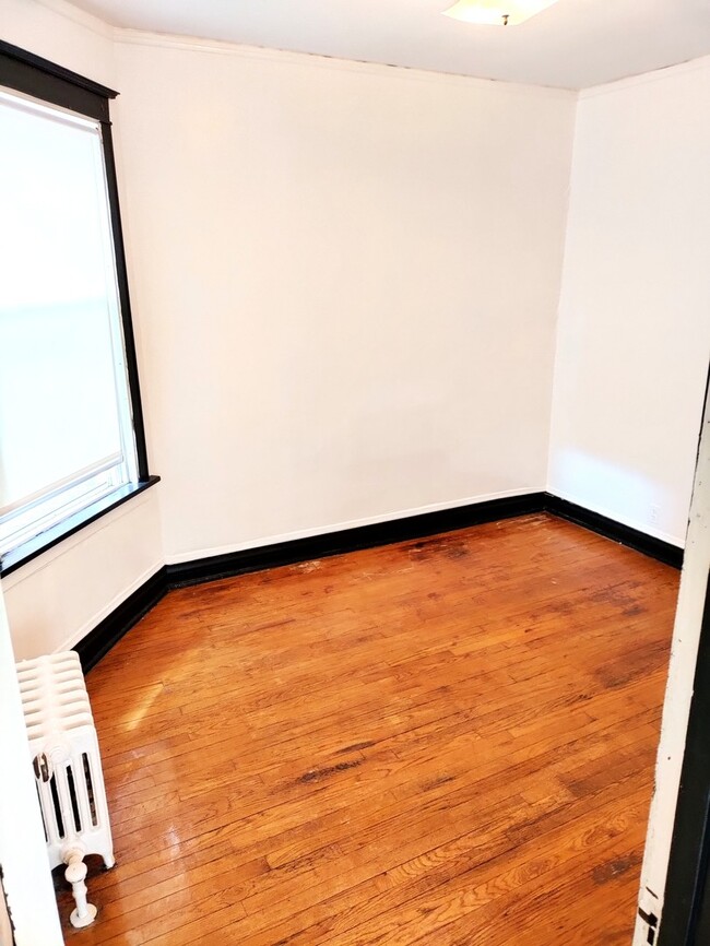 Building Photo - 5514 S Union Ave