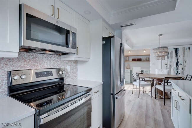 Building Photo - 3500 Gulf Shore Blvd N